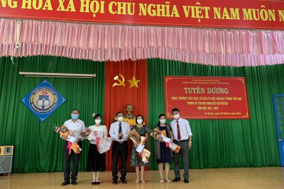 Trường PTDTNT THCS Cư M’gar tuyên dương khen thưởng thầy giáo, cô giáo và học sinh đạt thành tích cao trong công tác bồi dữơng học sinh giỏi cấp huyện năm học 2021-2022