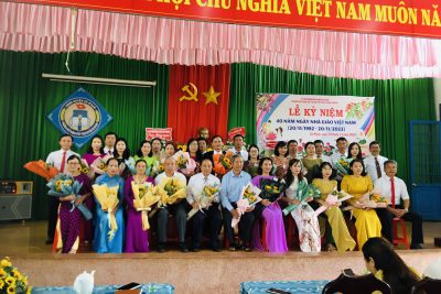 Trường phổ thông dân tộc nội trú THCS Cư M’gar long trọng tổ chức lễ kỷ niệm 40 năm ngày nhà giáo Việt Nam 20/11/1982-20/11/2022